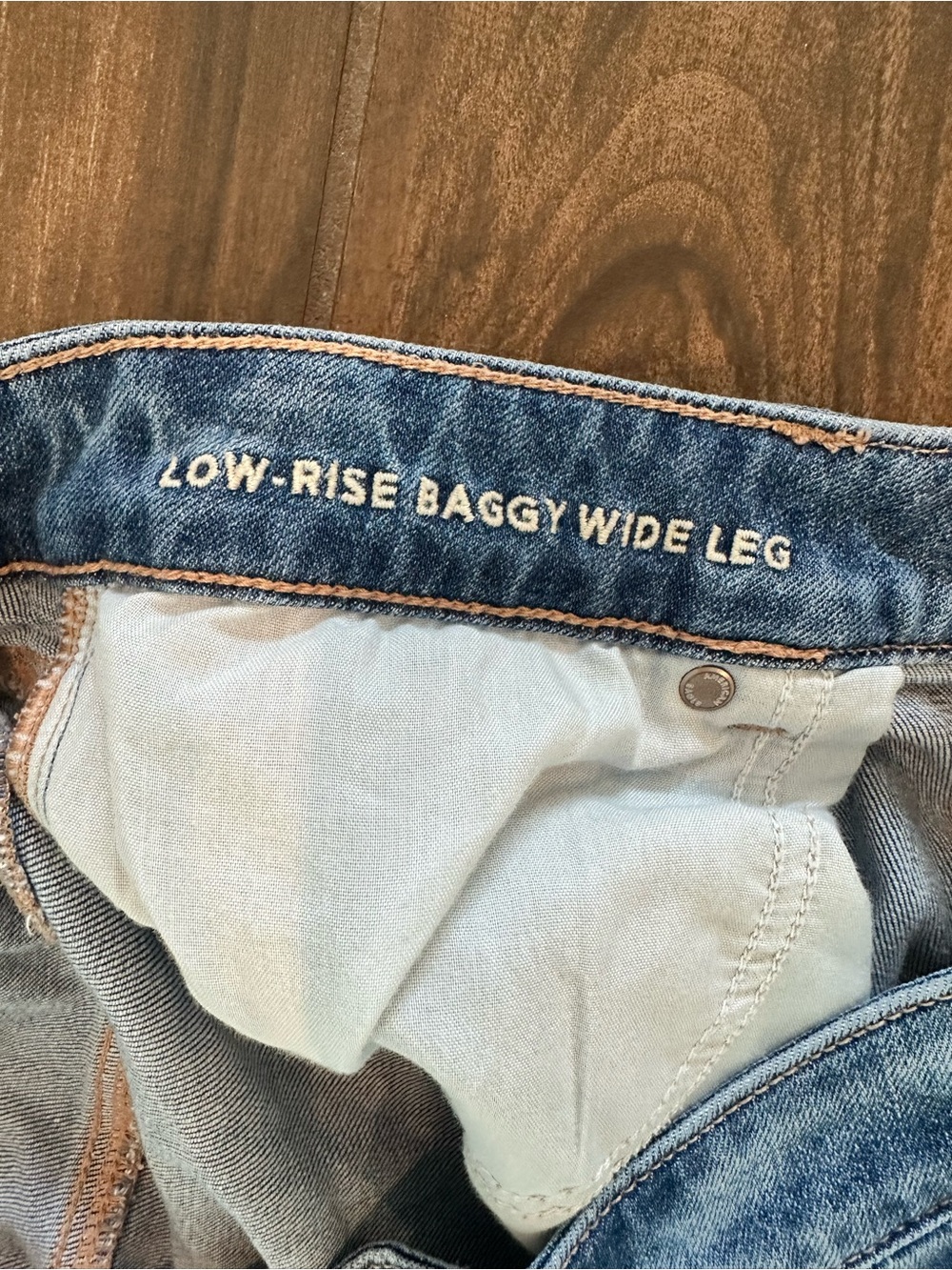American Eagle Low-Rise Baggy Wide Leg Jeans 12 Long - Picture 7 of 7
